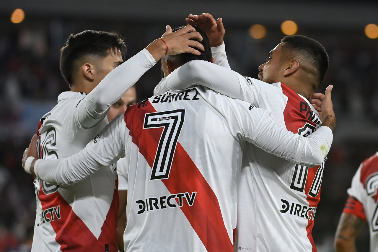 Goles y Resumen del River Plate 2-1 Platense en Liga Argentina 