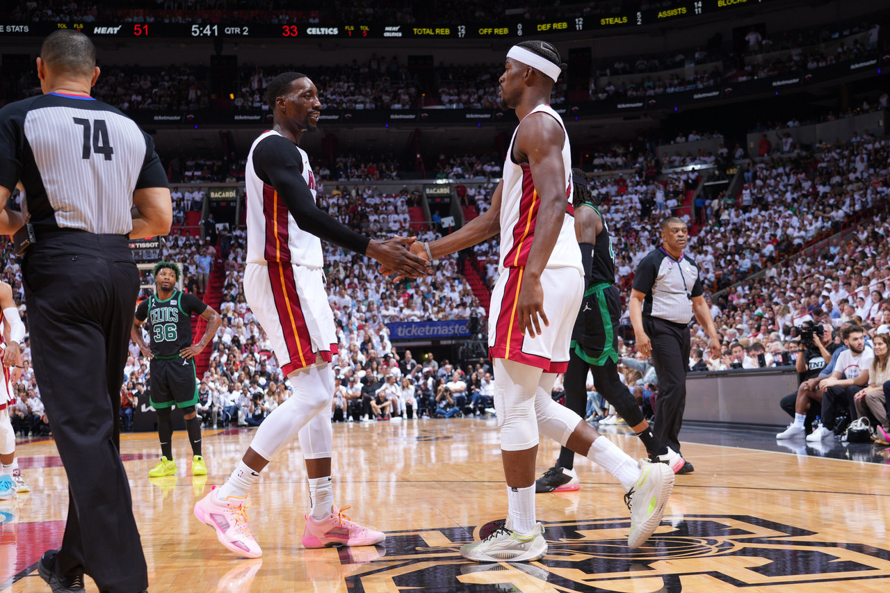 Miami Heat aplasta en casa a los Boston Celtics