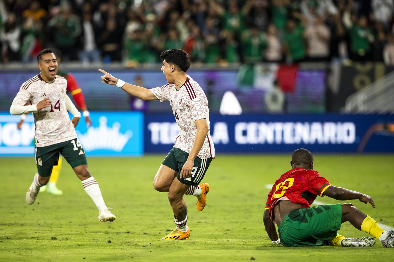 La Selección Mexicana le empata de último minuto a Camerún
