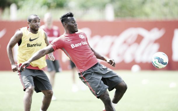 Internacional treina forte para enfrentar Goiás e zagueiro Paulão pede compactação à equipe Internacional treina forte para enfrentar Goiás e zagueiro Paulão pede compactação à equipe
