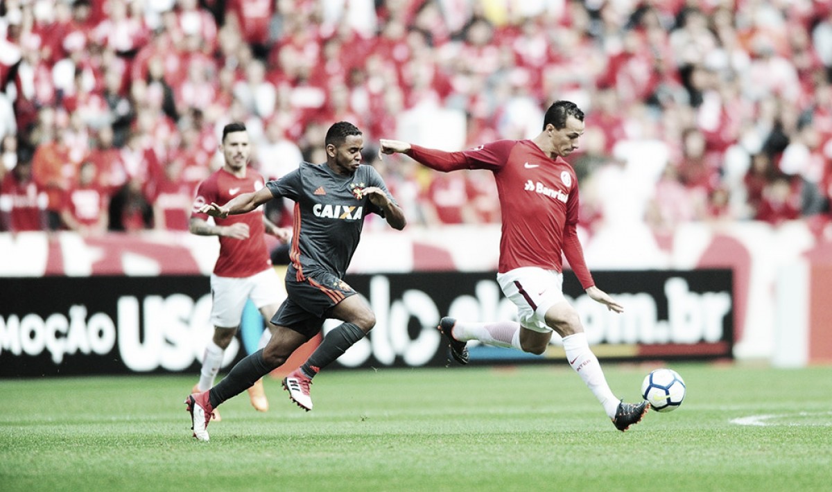 Internacional não consegue superar bloqueio do Sport e empata sem gols Internacional não consegue superar bloqueio do Sport e empata sem gols