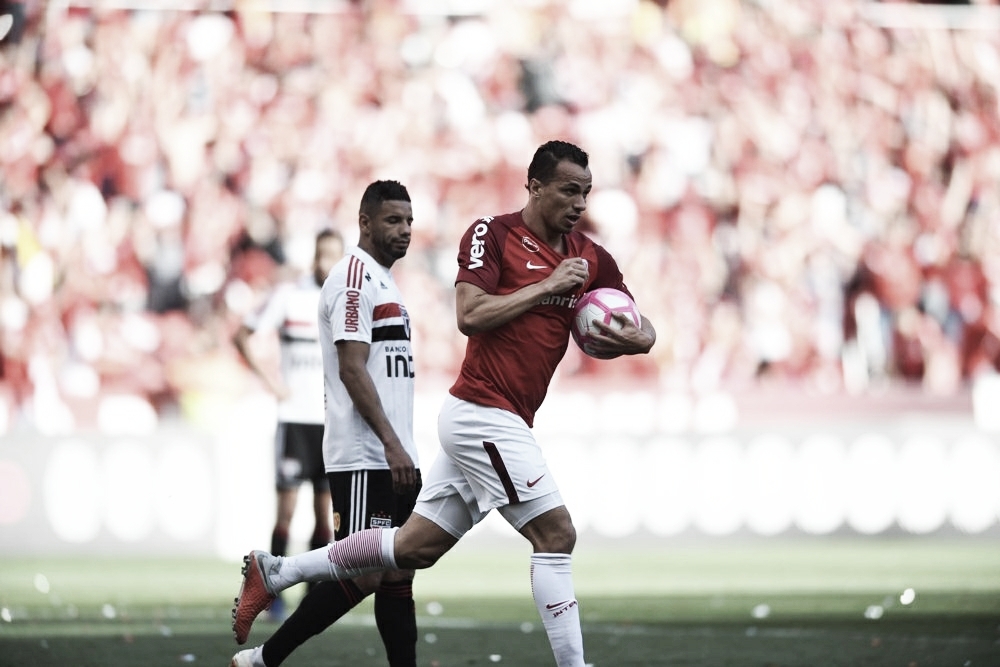Damião marca duas vezes e Internacional bate São Paulo de virada no Beira-Rio Damião marca duas vezes e Internacional bate São Paulo de virada no Beira-Rio