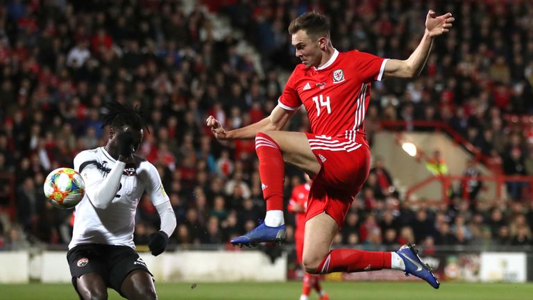 Gales aprovecha el descuento para vencer a Trinidad y Tobago 