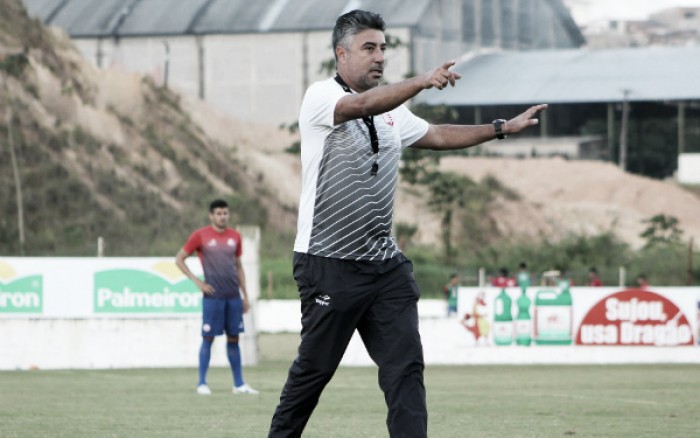 Meia Hugo alega problemas pessoais e desfalca Náutico para jogo contra Criciúma Meia Hugo alega problemas pessoais e desfalca Náutico para jogo contra Criciúma