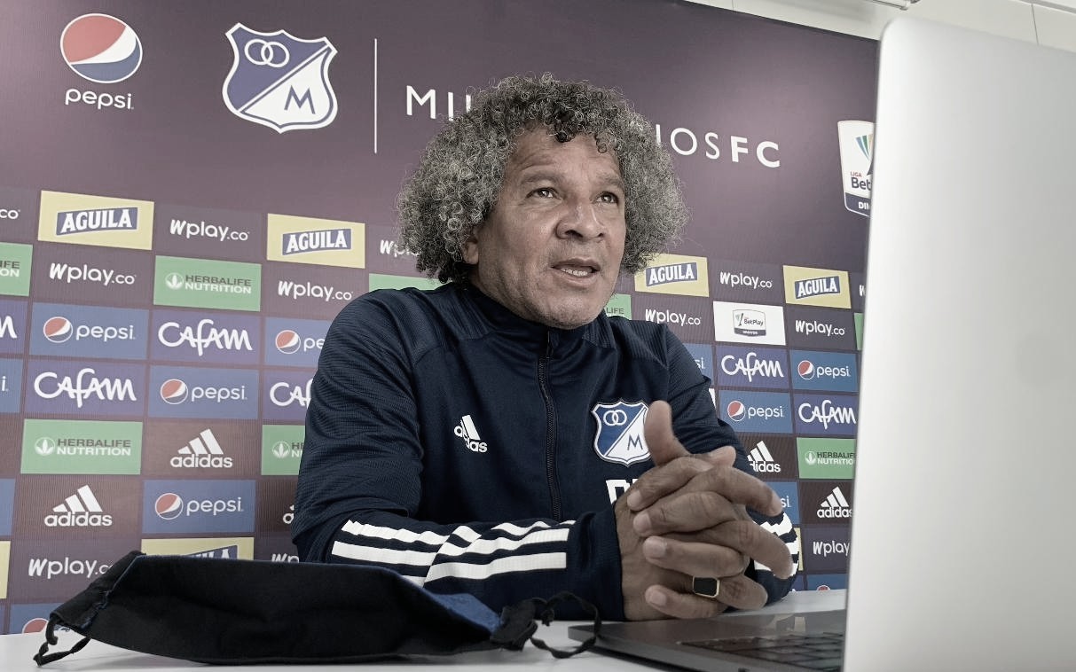 Alberto Gamero: “No tener a los laterales usuales es difícil, pero trataremos de tener el equipo sólido” Alberto Gamero: “No tener a los laterales usuales es difícil, pero trataremos de tener el equipo sólido”