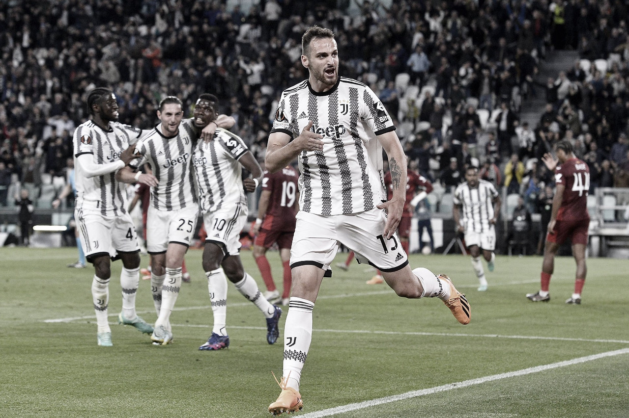 Juventus marca no último minuto e arranca empate com Sevilla pela UEL