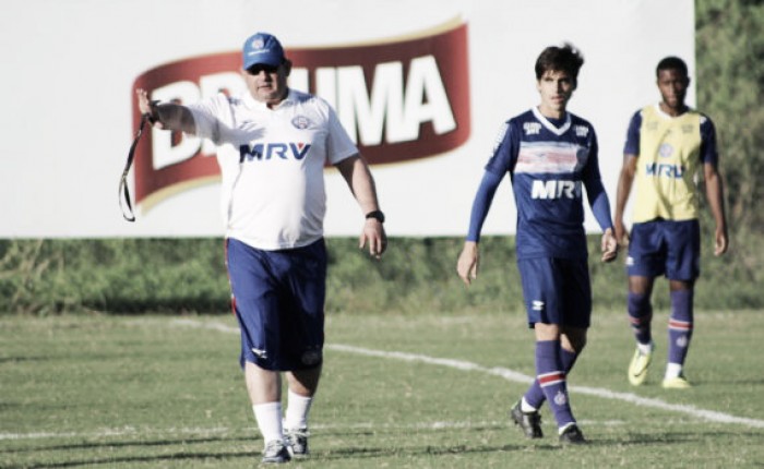 Guto Ferreira exalta dedicação do time do Bahia: "Foram no limite"