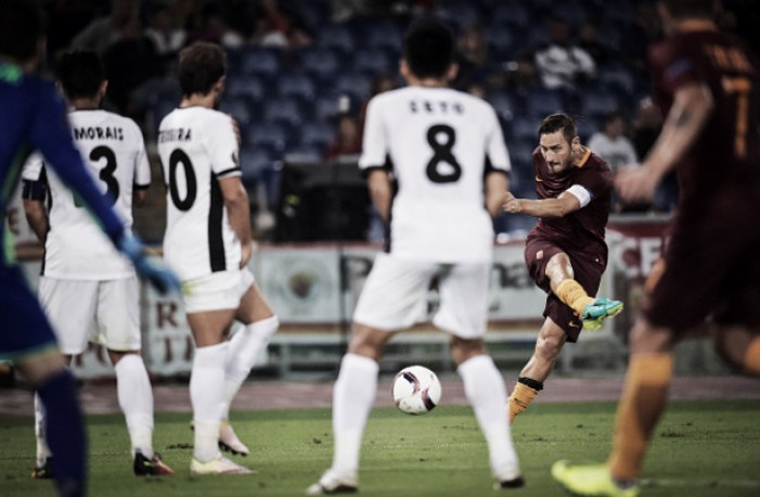 Sob o comando de Totti, Roma goleia o Astra Giurgiu pela Europa League