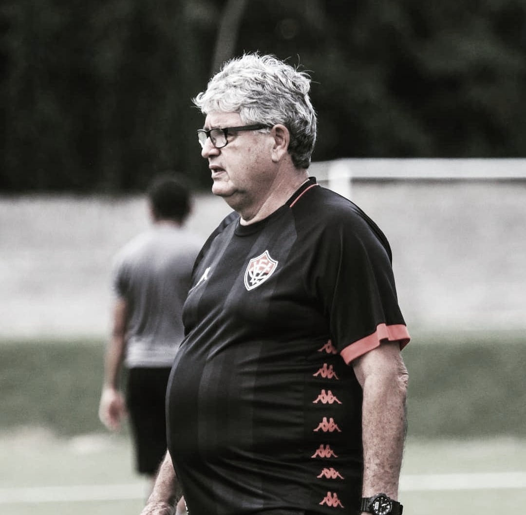 Geninho aprova desenvolvimento do time em sua estreia: "Equipe merecia a vitória" Geninho aprova desenvolvimento do time em sua estreia: "Equipe merecia a vitória"