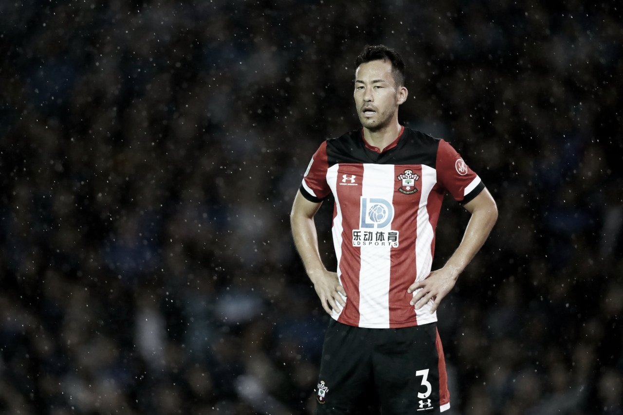 Prestes a completar 200 jogos pelo Southampton, zagueiro Yoshida interessa ao futebol turco