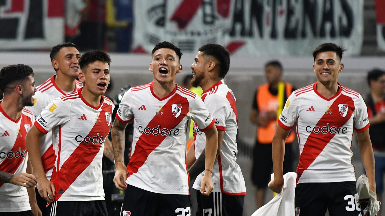 Goles y resumen River Plate 3-0 Excursionistas en la Copa Argentina