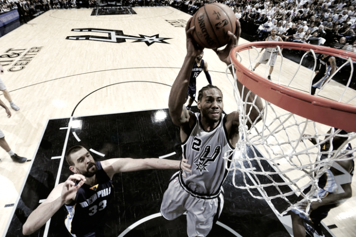 Kawhi Leonard es suficiente para tumbar a los Grizzlies Kawhi Leonard es suficiente para tumbar a los Grizzlies
