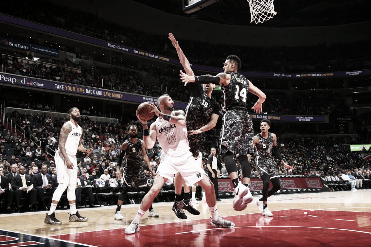 Grave advertencia para Marcin Gortat por flopping Grave advertencia para Marcin Gortat por flopping