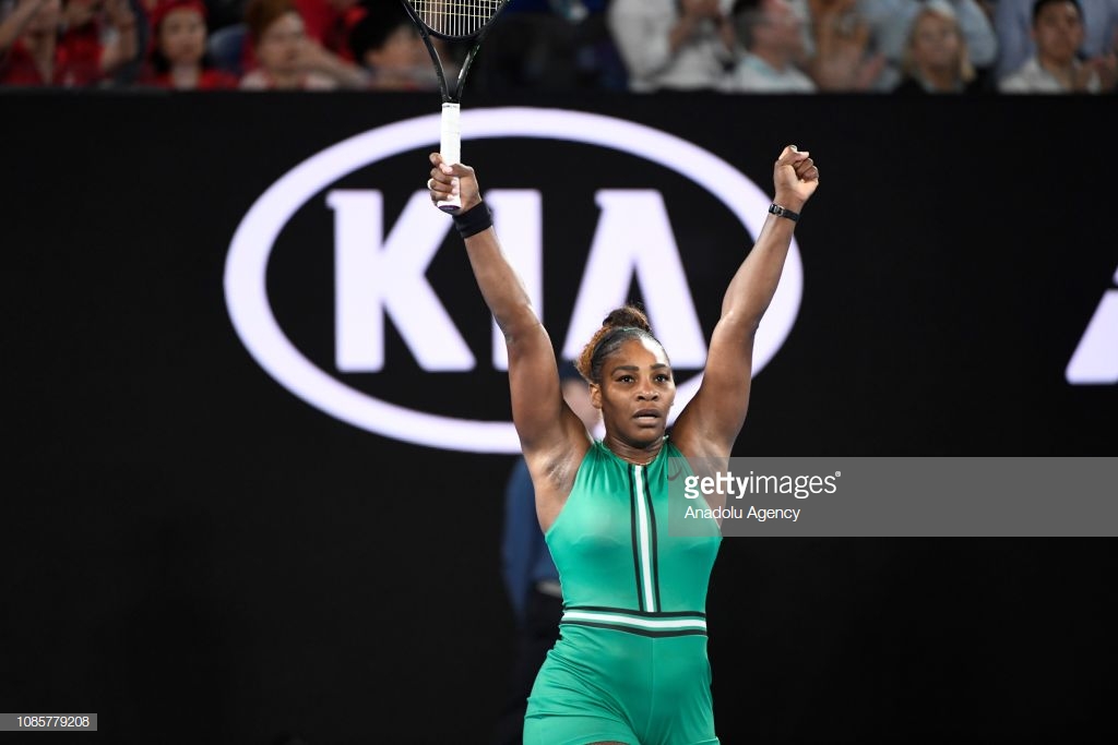 Australian Open: Serena Williams fights off spirited Simona Halep
