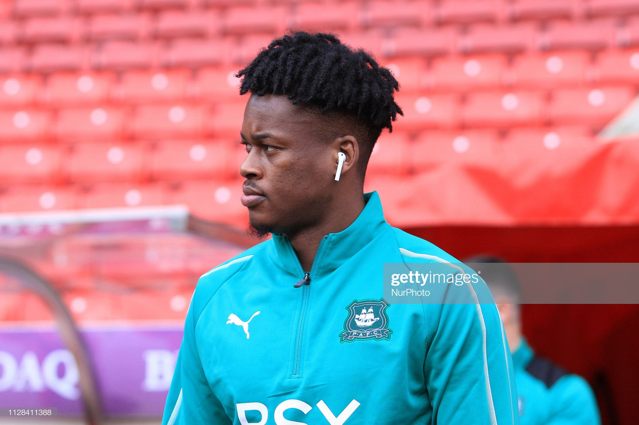  Oldham Athletic Sign Ashley Smith-Brown on Loan From Plymouth Argyle