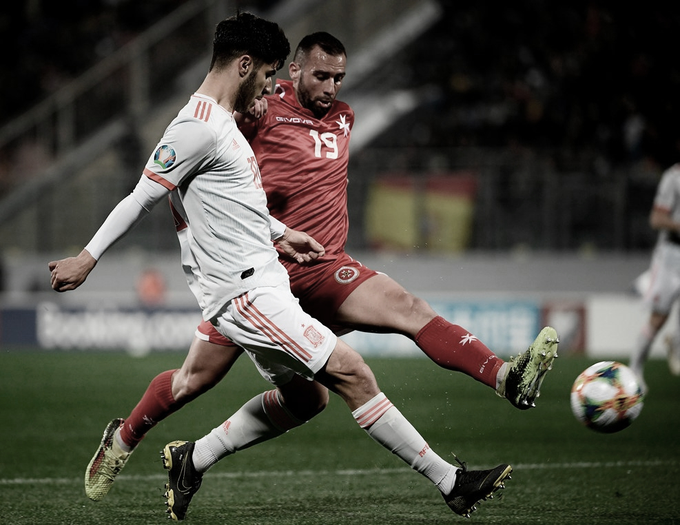 Mucho dominio de España, pero pocas ocasiones de gol Mucho dominio de España, pero pocas ocasiones de gol