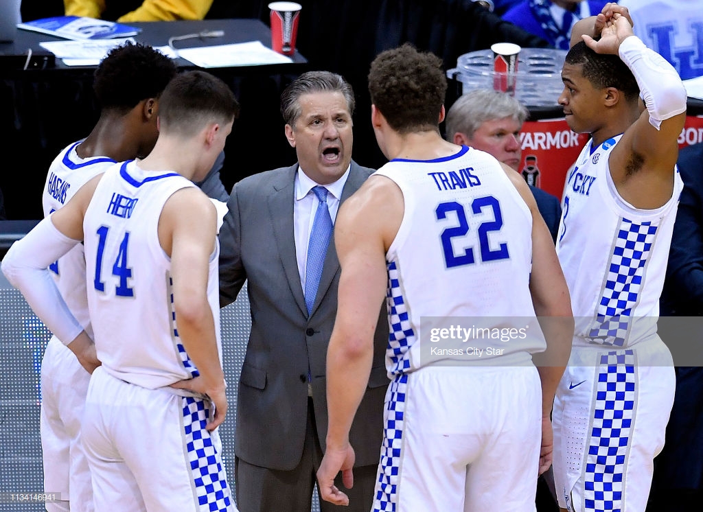 John Calipari signs lifetime contract with Kentucky