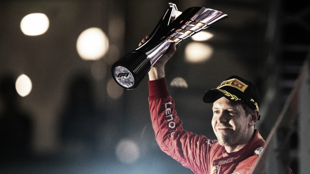 Vettel vence GP de Singapura e quebra jejum de vitórias na Fórmula 1 Vettel vence GP de Singapura e quebra jejum de vitórias na Fórmula 1