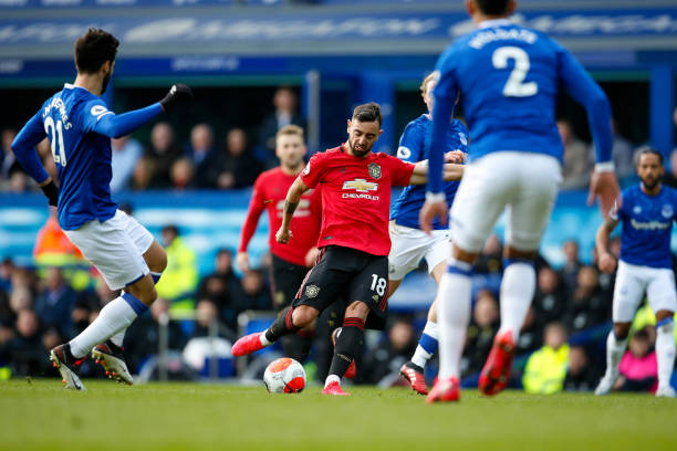 Everton vs Manchester United Preview: How to watch, kick-off time, team news, predicted lineups and ones to watch