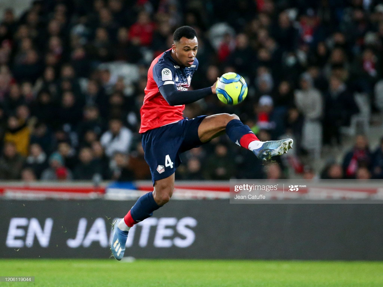 Everton make €22 million bid for Lille defender Gabriel Magalhães