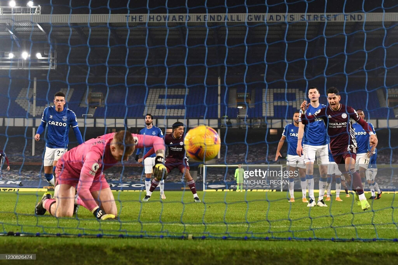 Everton 1-1 Leicester City: Pickford error helps Leicester claim deserved draw