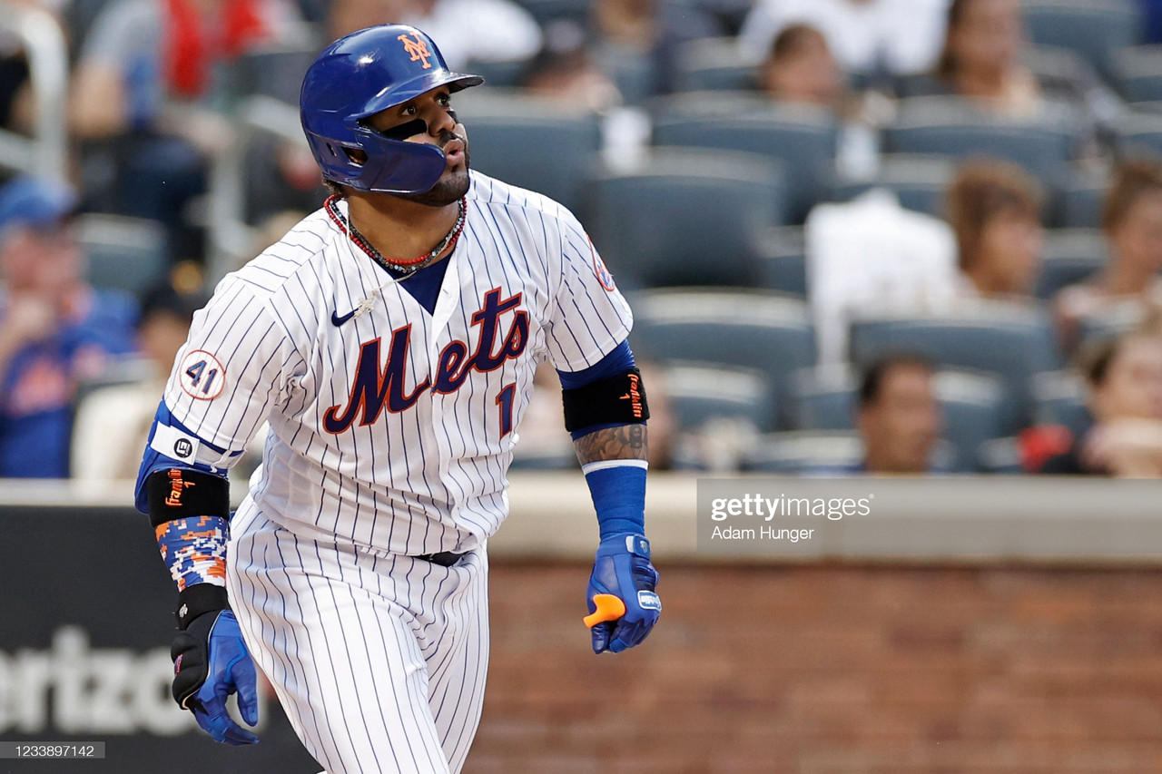 Villar goes deep from both sides of the plate as Mets crush Pirates