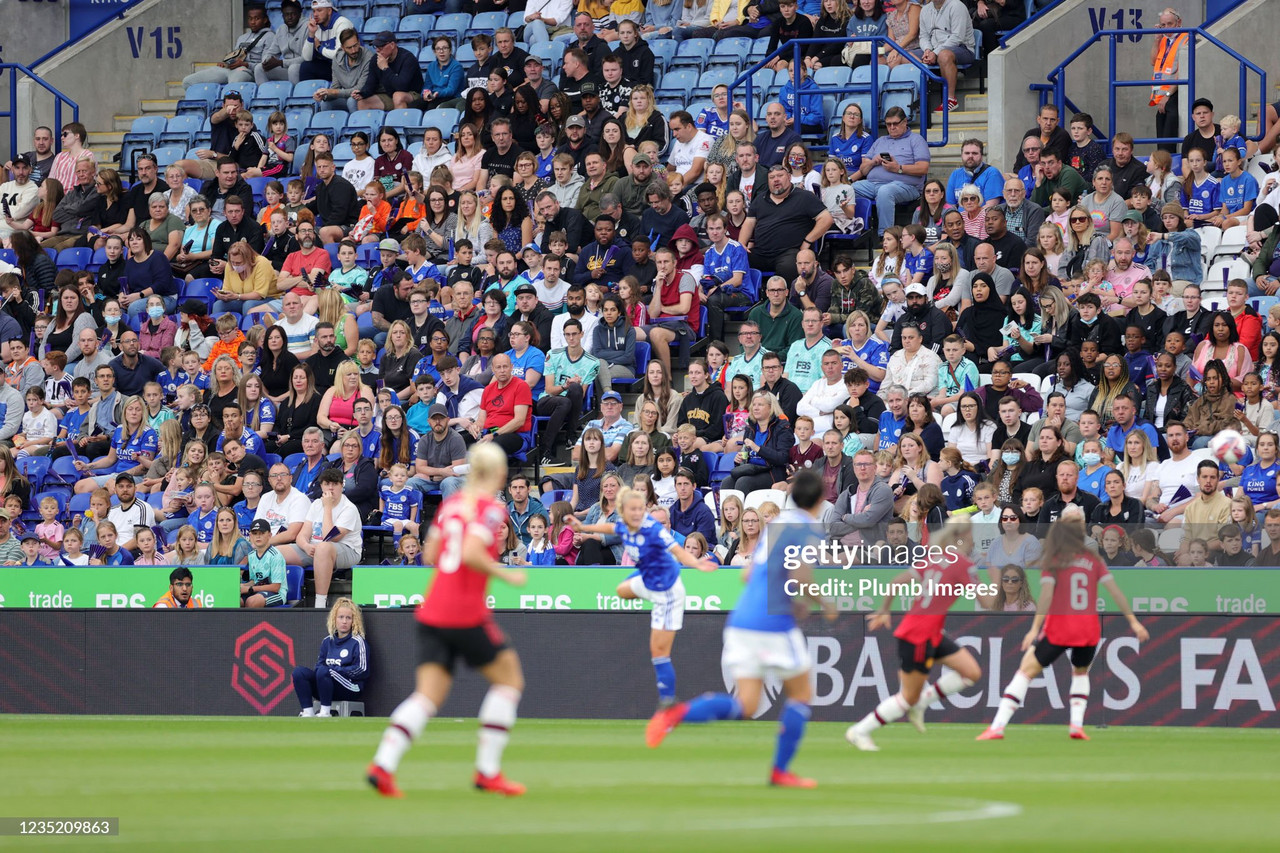 Reds stay top after narrow win, as Bristol City keep up the pressure