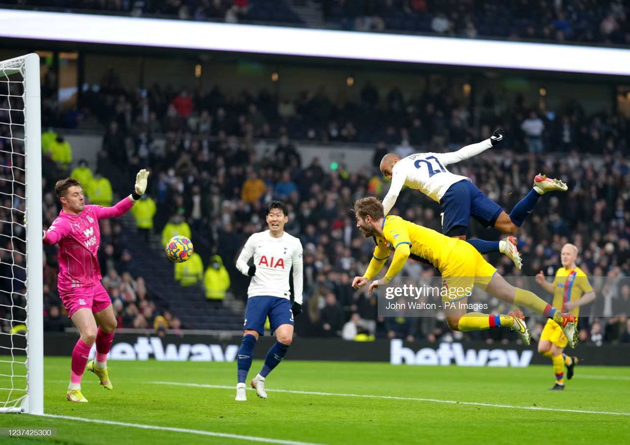 Moura leads Tottenham past Crystal Palace on Boxing Day