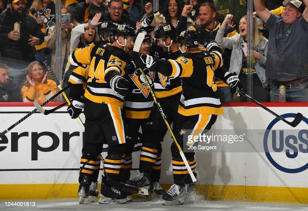 Penguins score six for a second straight game, rout Lightning