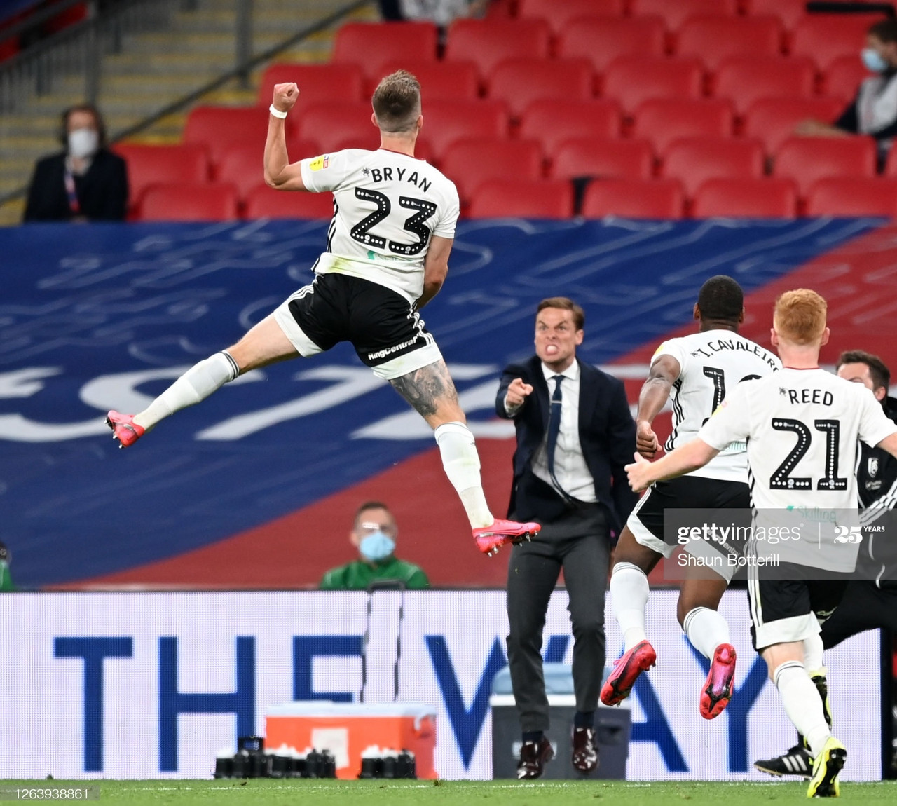 Brentford 1-2 Fulham (AET): Bryan double sends Cottagers to Premier League