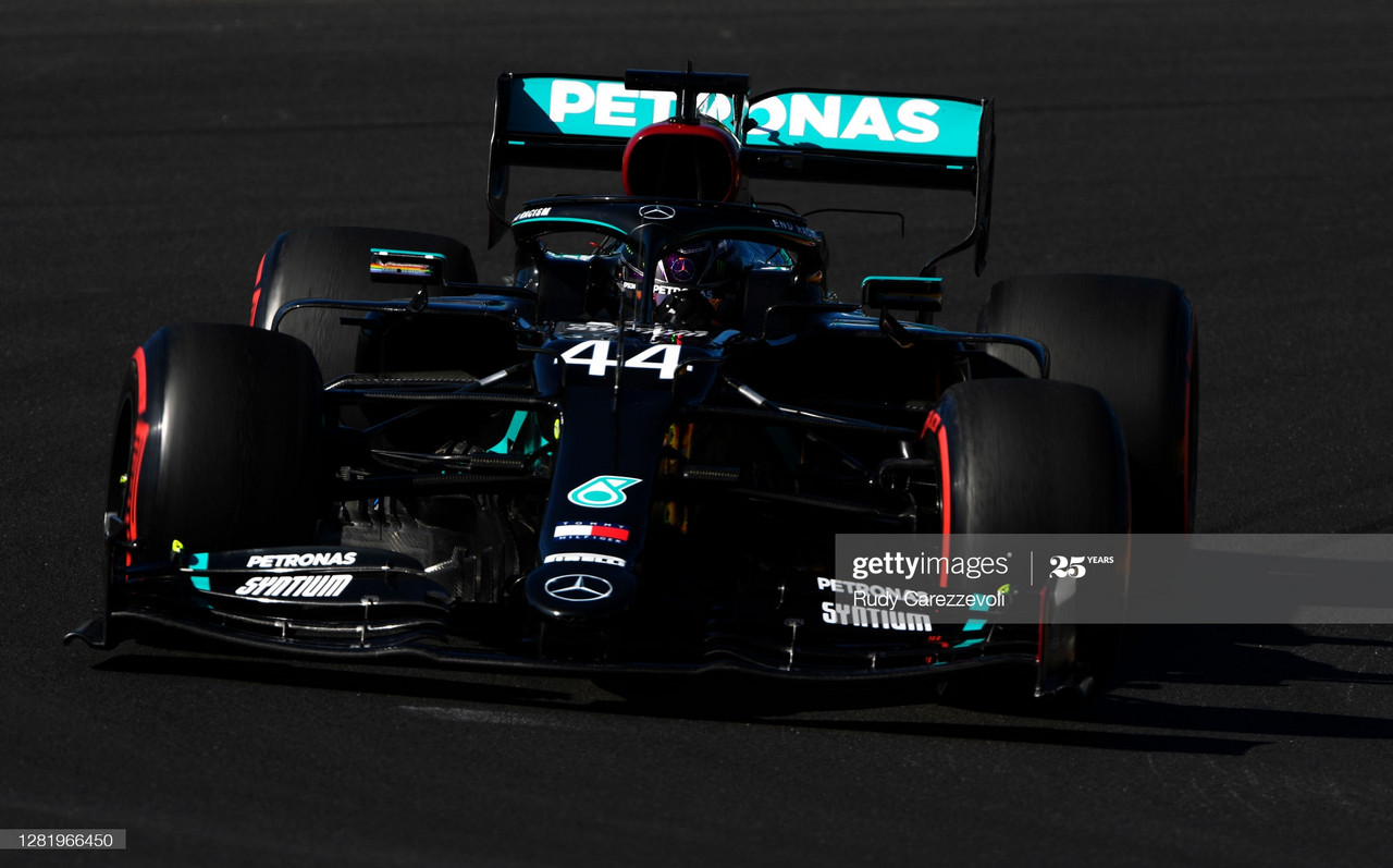 Hamilton leaves it late to snatch pole off dominant Bottas in qualifying 
