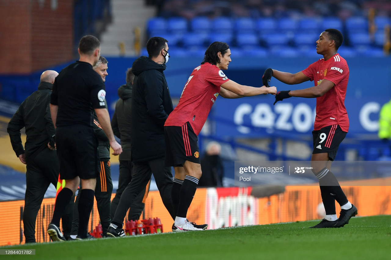 Edinson Cavani could replace Anthony Martial in the Manchester United lineup