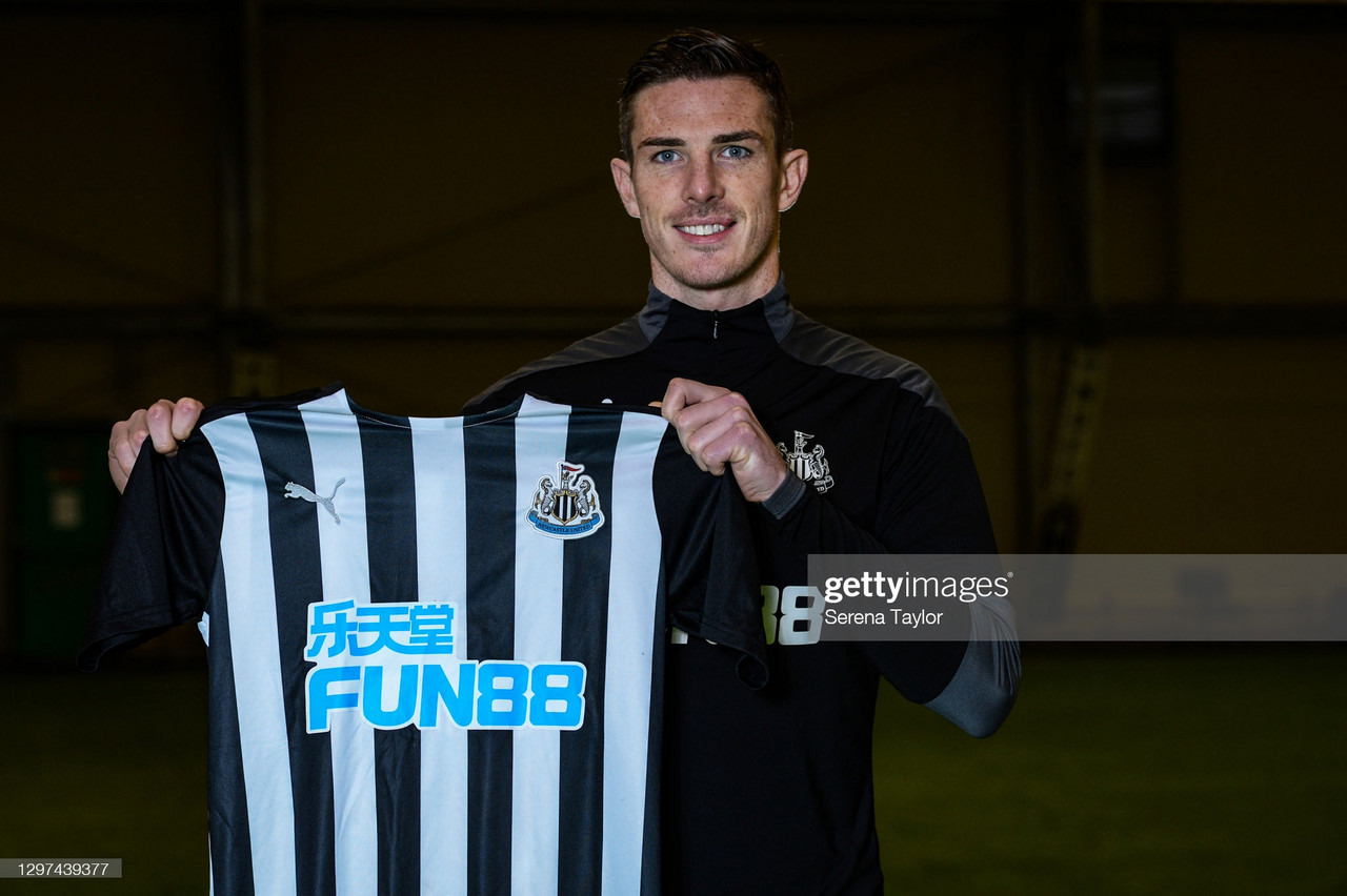 Ciaran Clark signs new two-year contract at Newcastle United