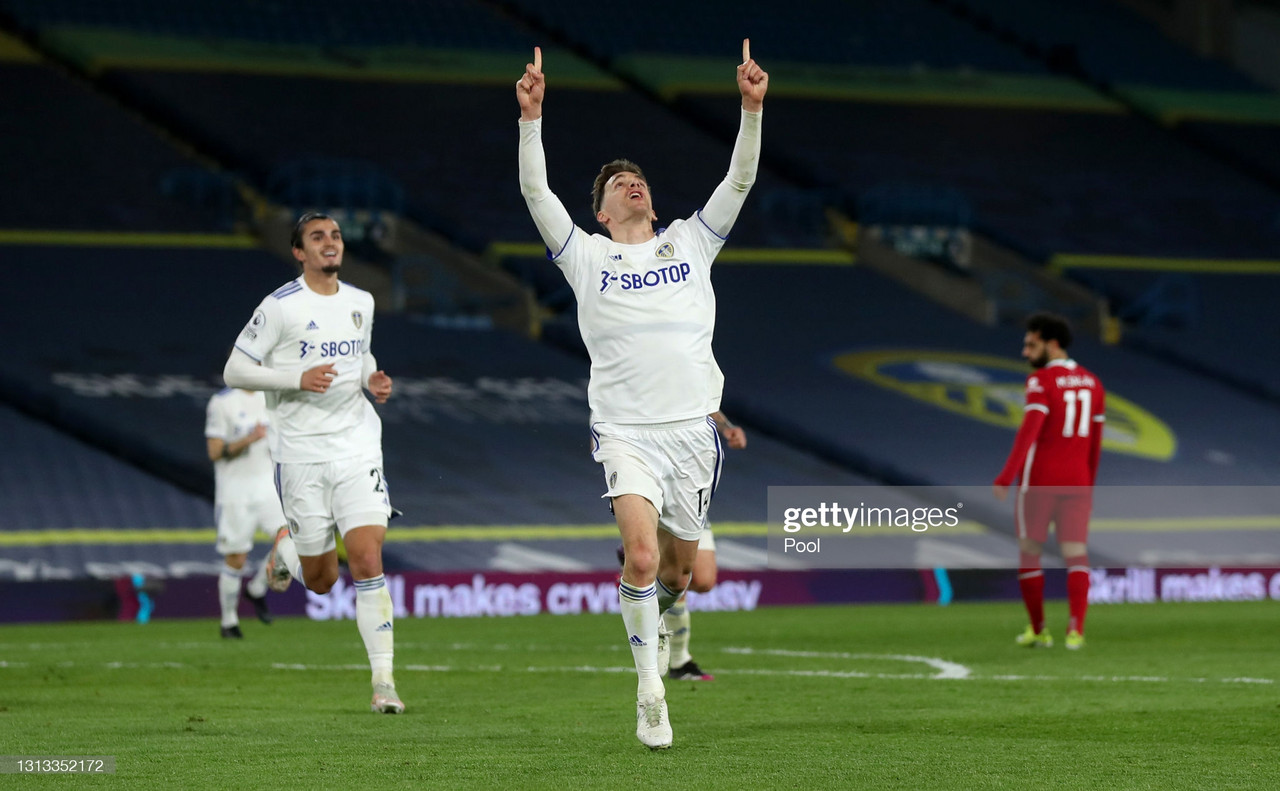 Leeds United 1-1 Liverpool: Liverpool falter to Llorente's late header 