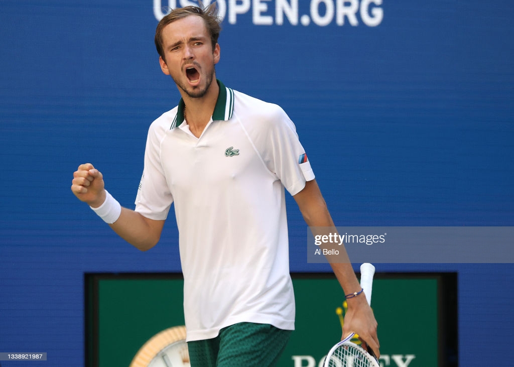 US Open: Daniil Medvedev gets past Botic van de Zandschulp 