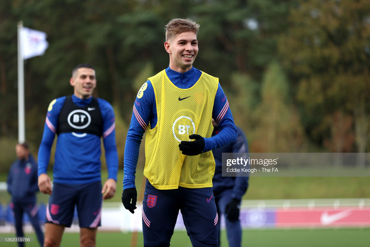 Emile Smith Rowe joins up with the England squad