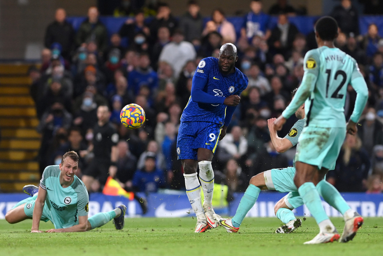 Brighton battle back to stun Stamford Bridge