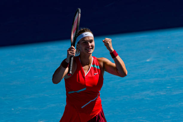 2022 Australian Open Day 6 wrapup: Sabalenka struggles again in victory; Swiatek, Halep cruise