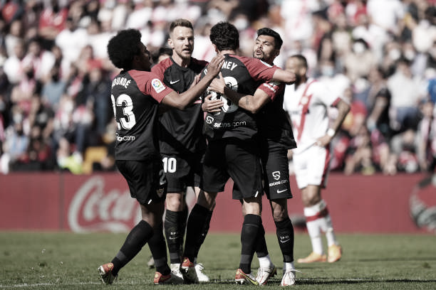 Previa Sevilla FC vs Rayo Vallecano: un triunfo para salir del pozo