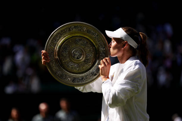 Wimbledon 2022: Elena Rybakina rallies to win first major title against Ons Jabeur