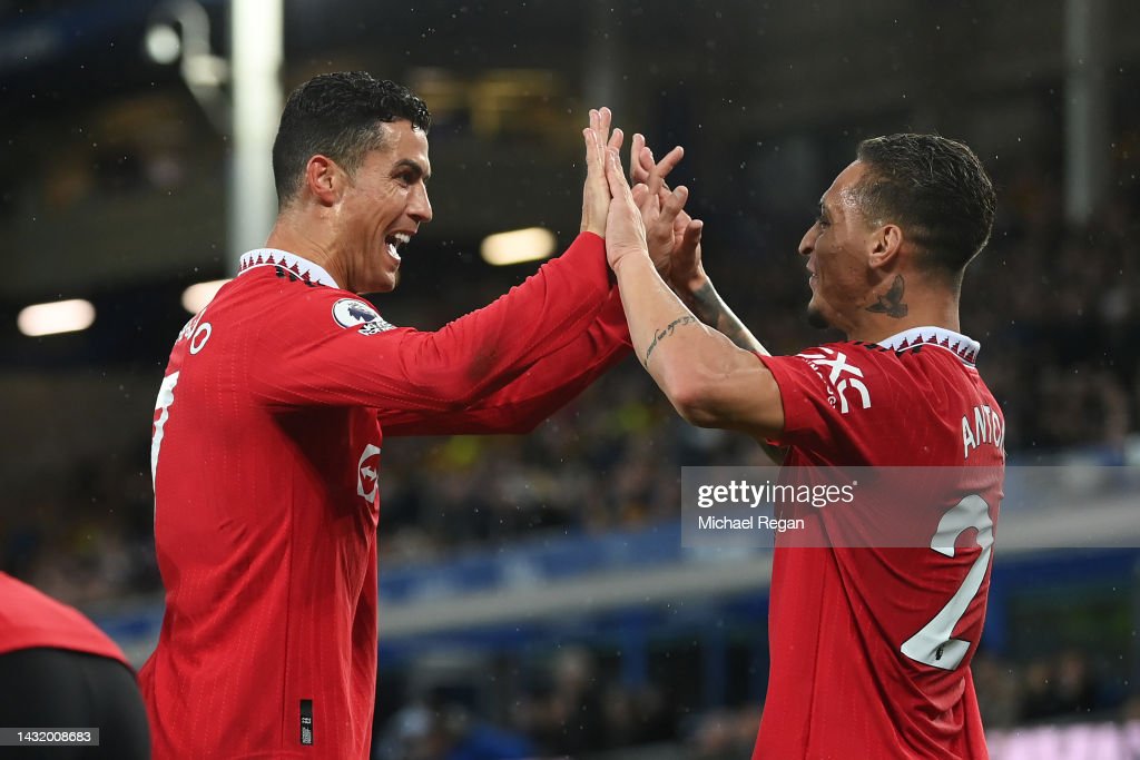Everton 1-2 Man United: Ronaldo strikes landmark goal to give United important win