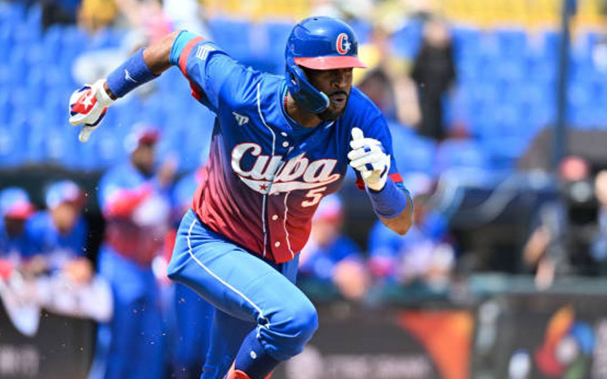 Cuba beats Australia, reaches 1st WBC semifinal since 2006