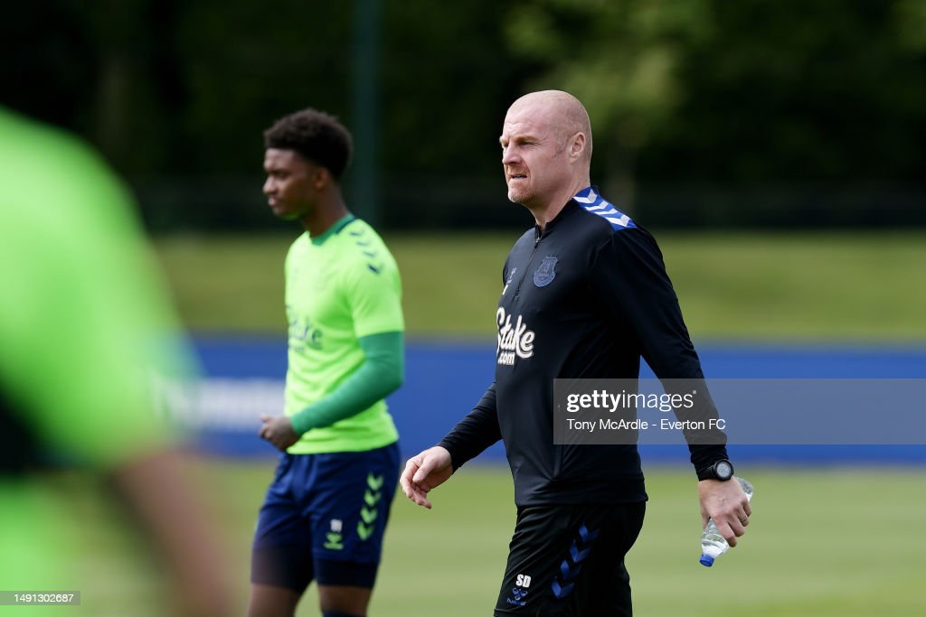Dyche: Everton players should embrace the pressure of massive finale