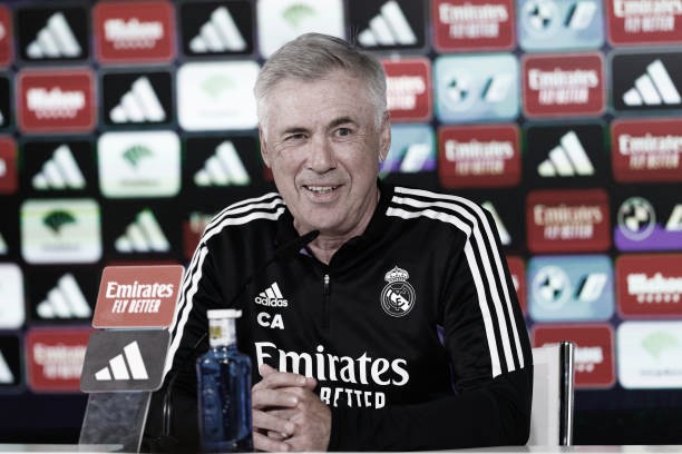 Carlo Ancelotti: "Sí, esperaría al Real Madrid hasta el último día"