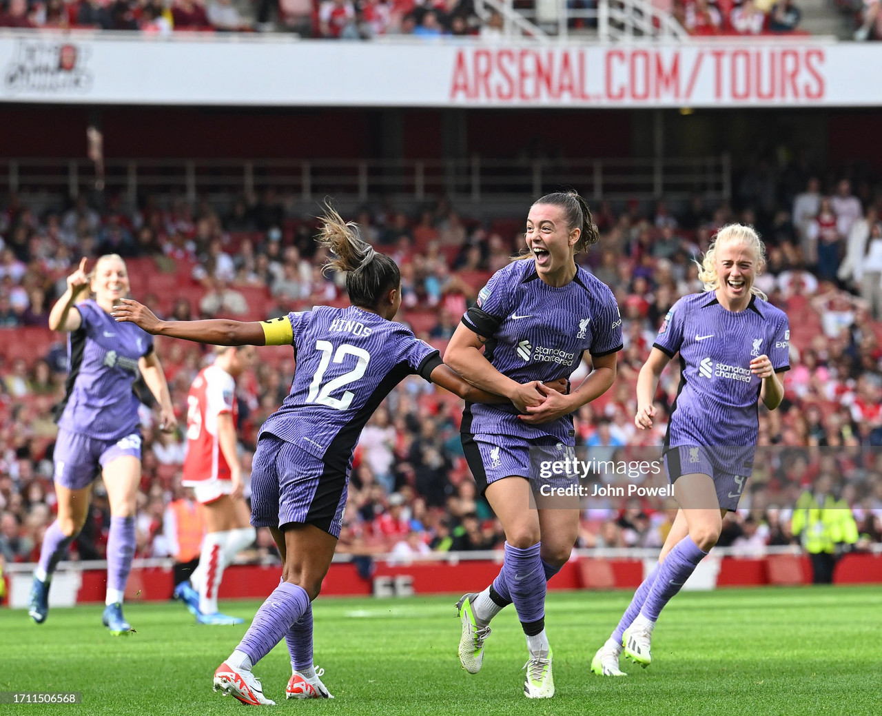 Beth Mead of Arsenal during an Arsenal Women away kit photoshoot at News  Photo - Getty Images