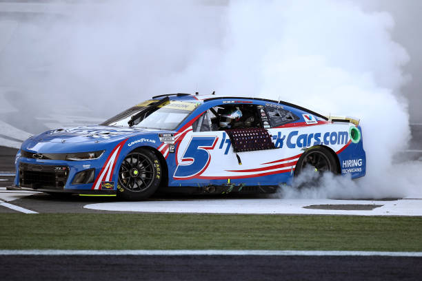 Kyle Larson wins the Bank of America Roval 400 at Charlotte Motor
