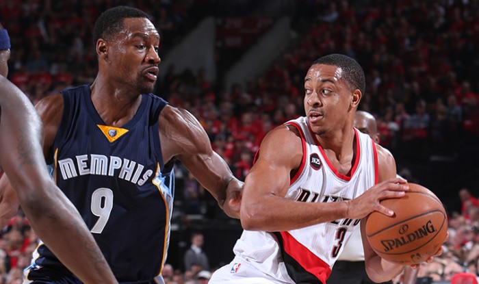 NBA, straordinario McCollum: Memphis cade contro Portland