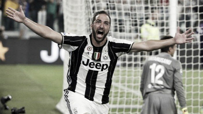 Juventus 2-1 Fiorentina: Champions kick-start title defence with a win