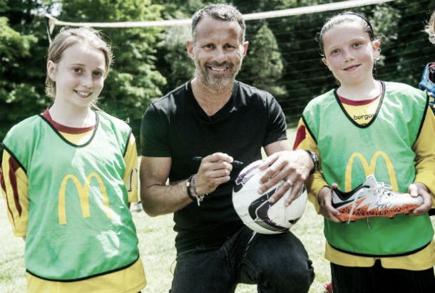 Giggs visits Underhill Park