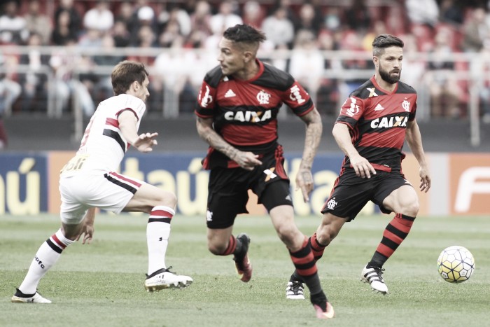 Em momentos opostos, Flamengo e São Paulo se enfrentam pelo Campeonato Brasileiro
